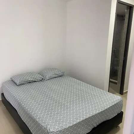 Comodo Apartamento